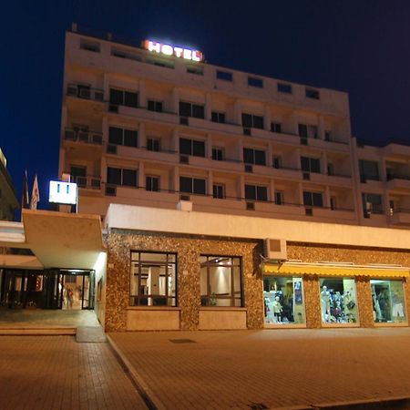 Hotel Mediterraneo Чивитавекия Екстериор снимка