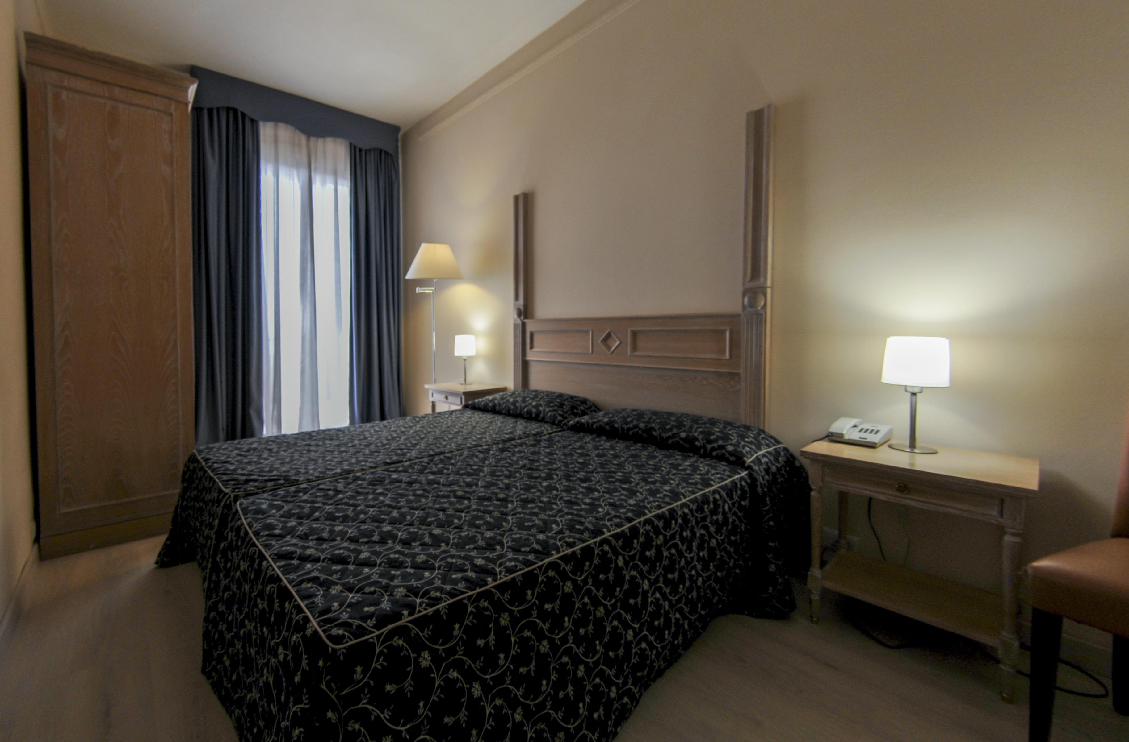 Hotel Mediterraneo Чивитавекия Екстериор снимка