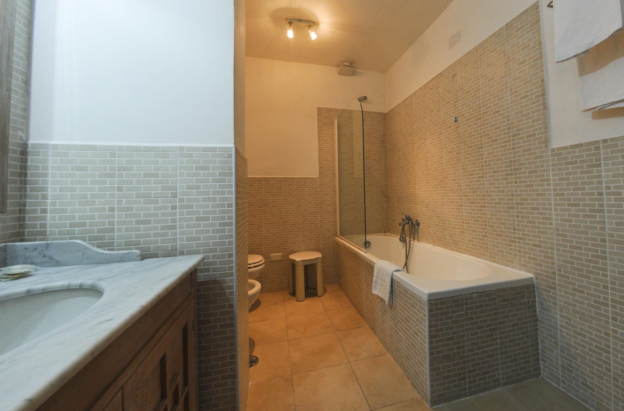 Hotel Mediterraneo Чивитавекия Екстериор снимка
